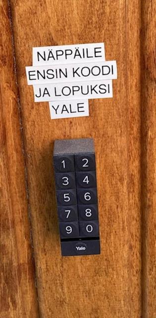 Mukava Saunallinen Kaksio Omalla Sisaeaenkaeynnillae Ja Ilmaisella Autopaikalla Kuopio Exterior foto